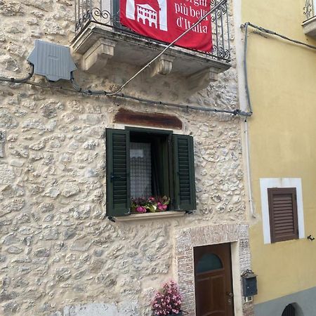La Casetta Della Nonna 卡拉马尼科泰尔梅 外观 照片