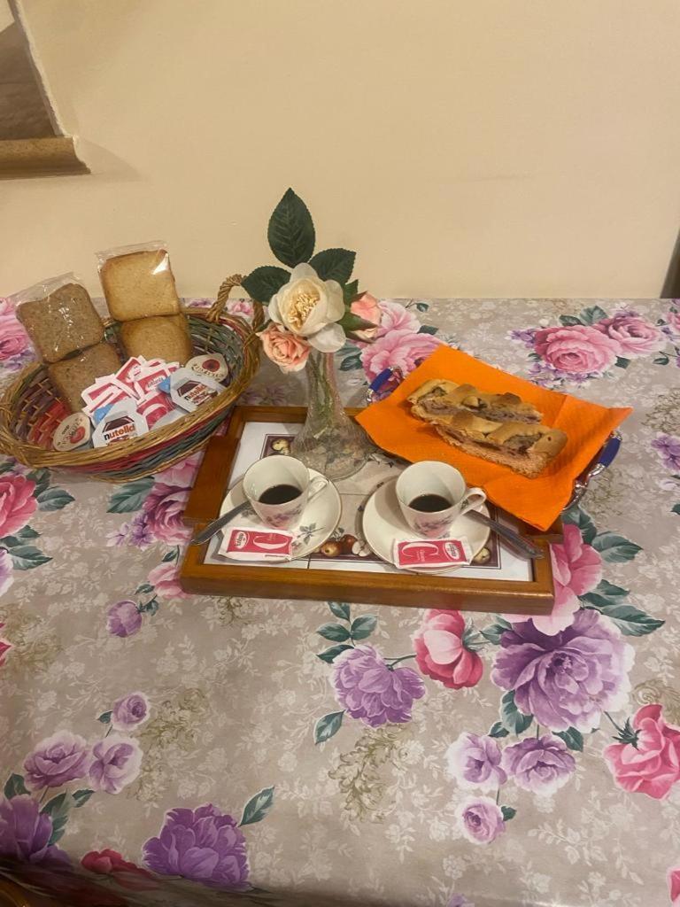 La Casetta Della Nonna 卡拉马尼科泰尔梅 外观 照片